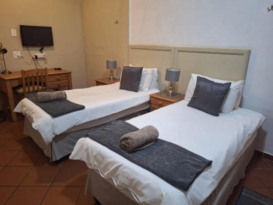 Room image 4
