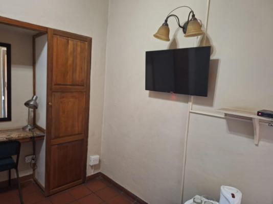 Room image 4
