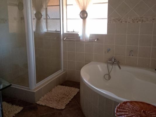 Room image 3