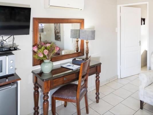 Room image 4