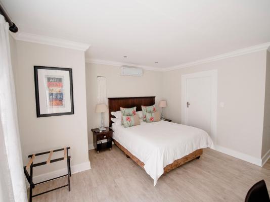 Bateleur Guesthouse - 242989