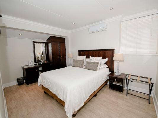 Bateleur Guesthouse - 243003