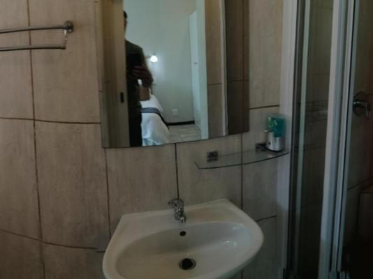Room image 4