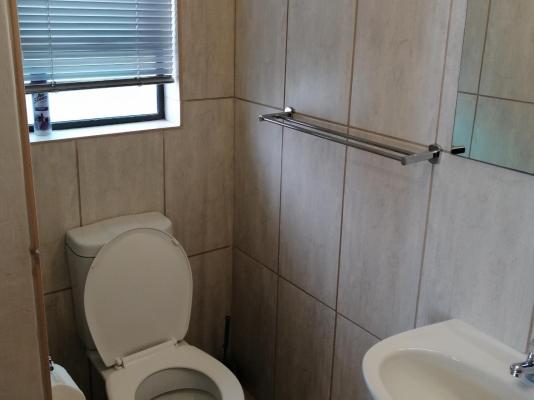Room image 4