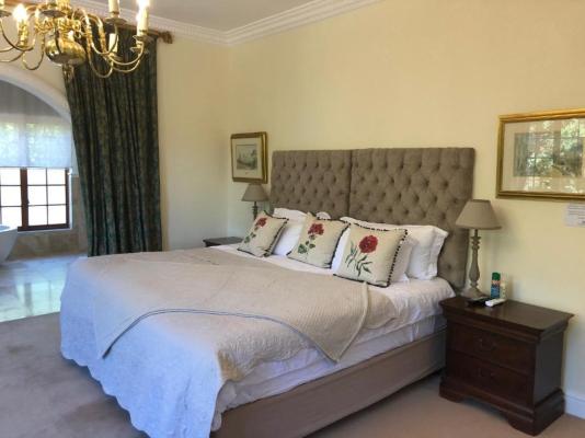 Room image 1