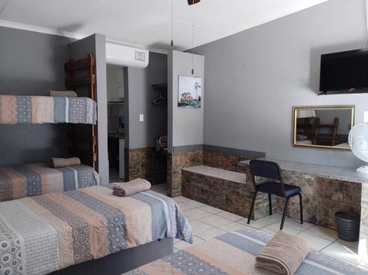 Room image 4