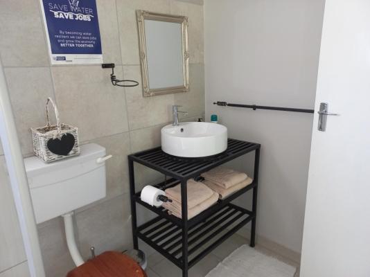 Karoo Life Bed & Breakfast - 244110