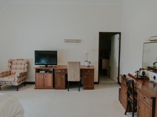 Room image 2