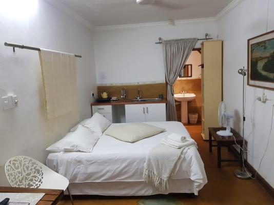 Mulberry Lane Suites & Tsanana Log Cabins - 244205