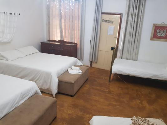Room image 4