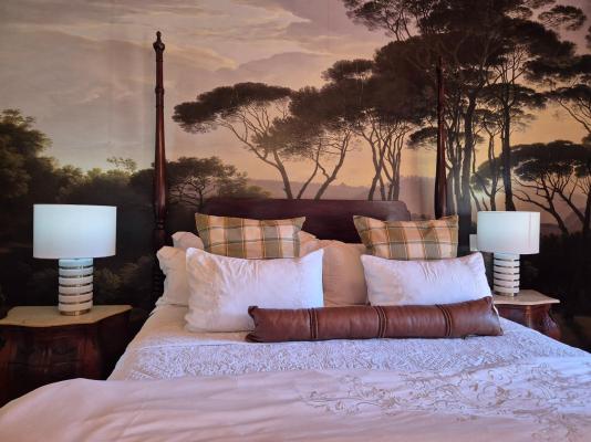 Luxury Manor Room 1 
