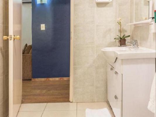 Room image 1