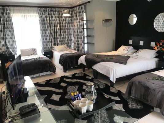 Room image 4