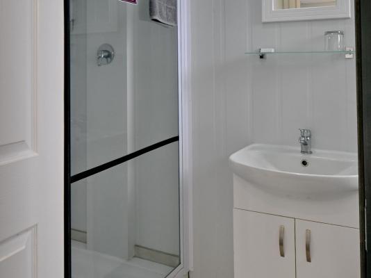 Room image 4