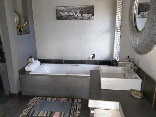Room image 5