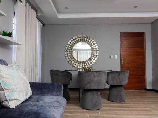 Uptown Apartments - Garden Pavillion - 245884