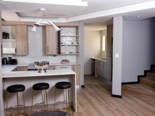 Uptown Apartments - Garden Pavillion - 245888