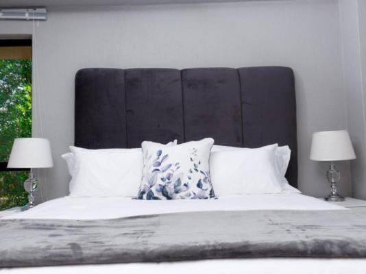 Room image 3