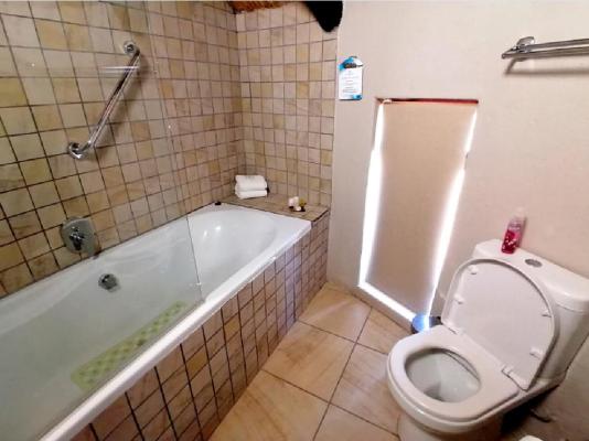 Room image 1