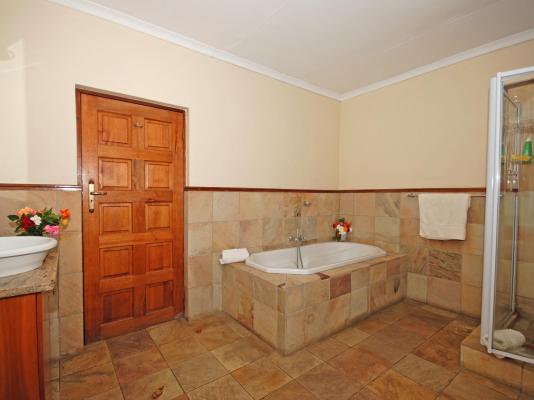 Hoopoe Haven Guest House - 246185