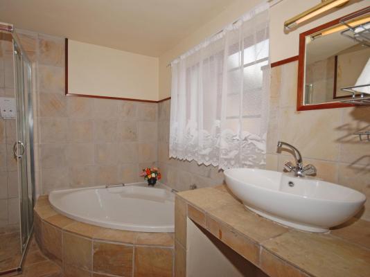 Hoopoe Haven Guest House - 246190
