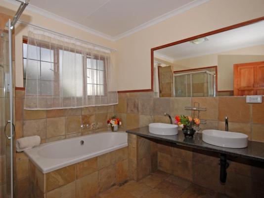 Hoopoe Haven Guest House - 246197