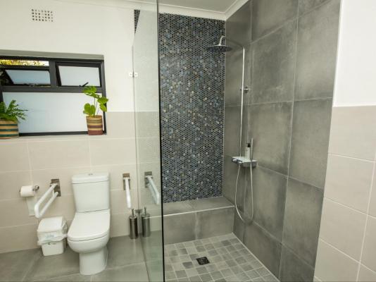 Room image 3