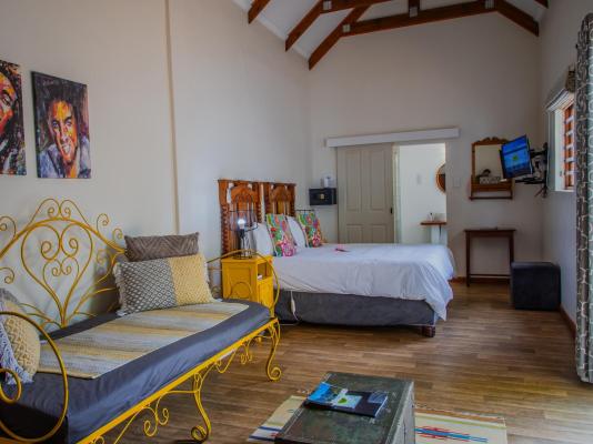 Aan de Oever Guest House - 246500