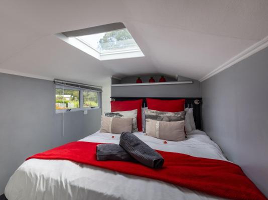 Room image 3