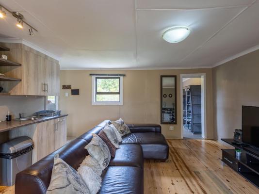 Room image 4
