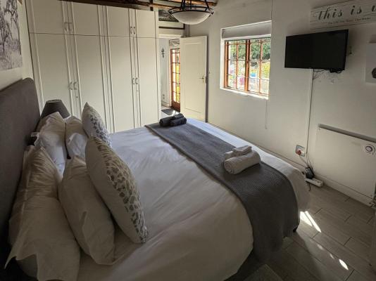 Cosy Corner Guest House - 247026