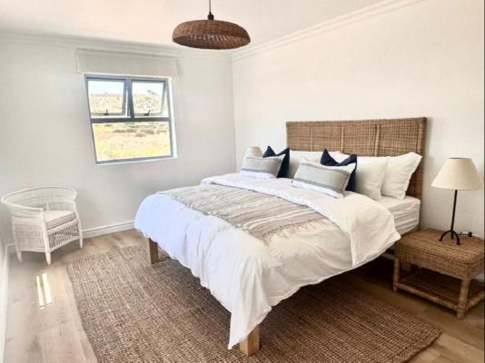 White Wicker House - 247279