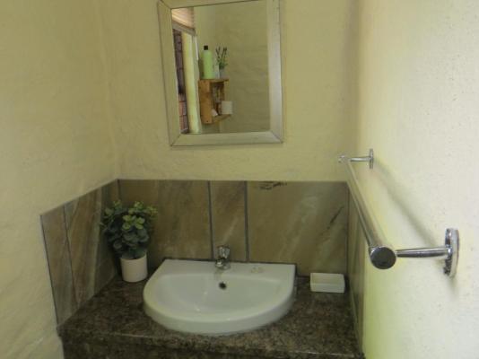 Room image 2