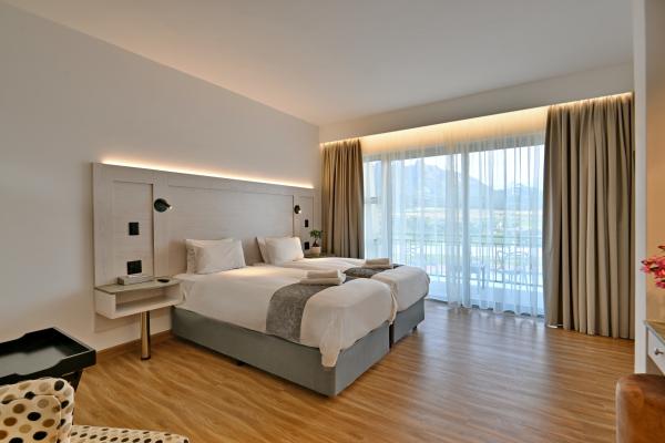 Room image 4