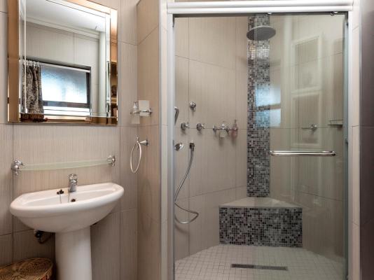 Room image 2