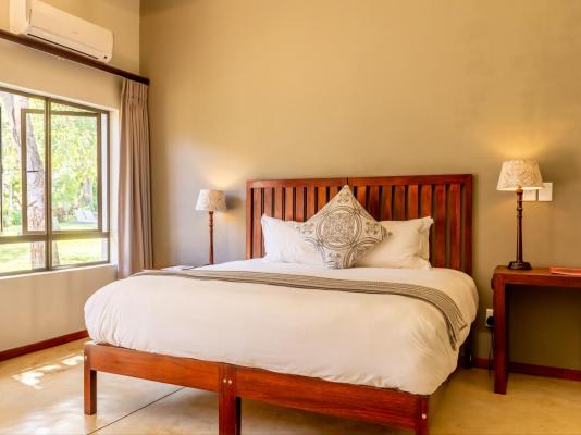 Hamiltons Lodge & Restaurant - 248044