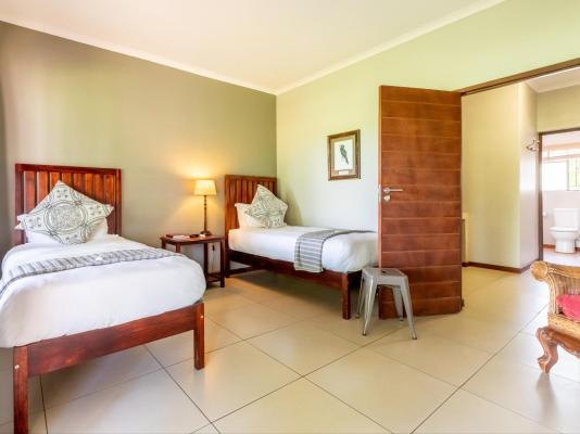 Hamiltons Lodge & Restaurant - 248050