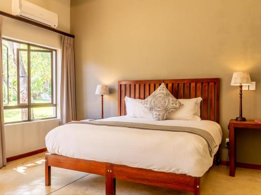 Hamiltons Lodge & Restaurant - 248053