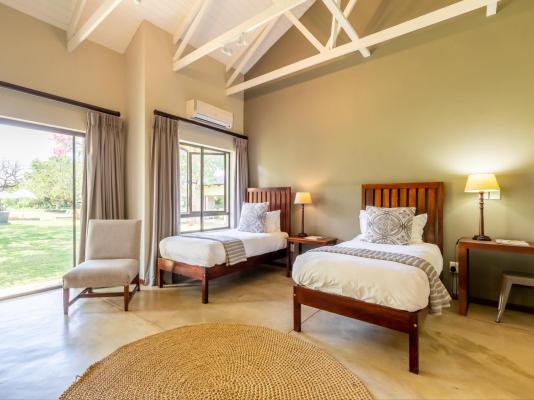 Hamiltons Lodge & Restaurant - 248059