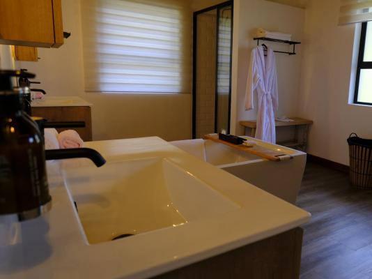 Room image 15