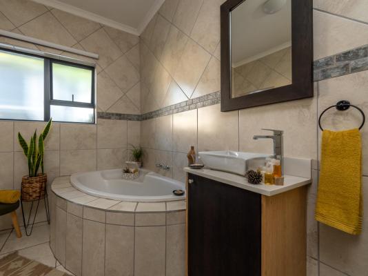 Room image 2