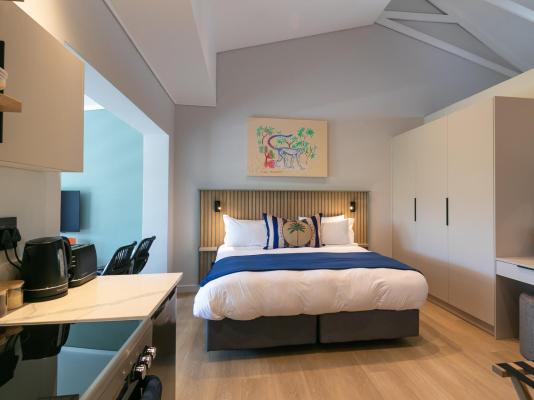 Room image 6