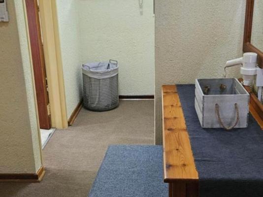Room image 3