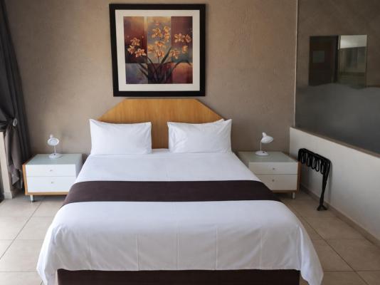 Room image 3