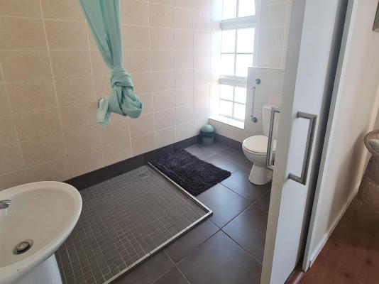 Room image 1