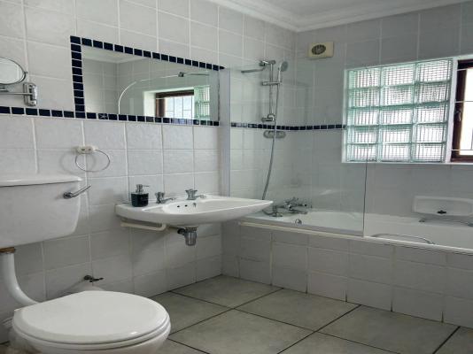 Room image 23