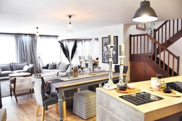 4on Pebbles Holiday Home - 249661