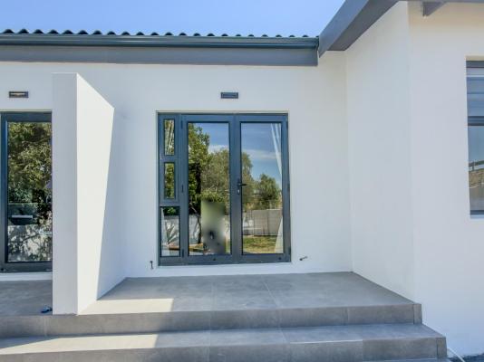 Catalyst Guesthouse - 250015