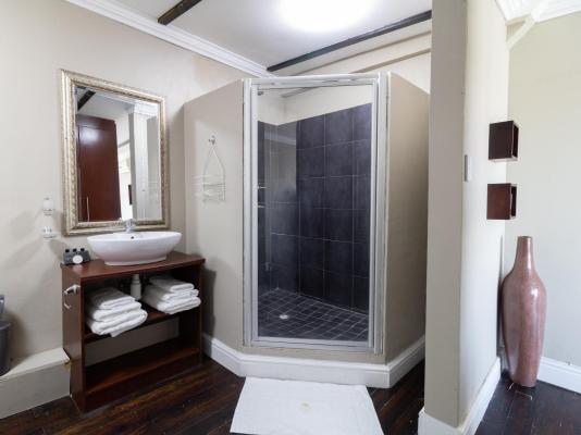 Room image 15