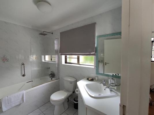 Room image 1